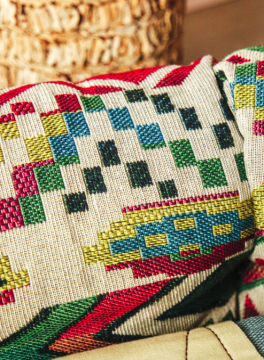 Katsu peti värikkäällä kuosi 65x40x26 cm